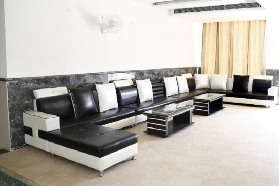 Diwan Hotel And Restaurant Surkhi Екстериор снимка