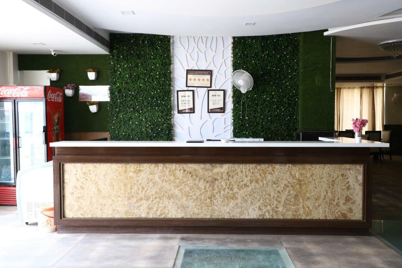 Diwan Hotel And Restaurant Surkhi Екстериор снимка