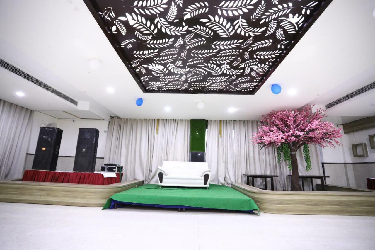 Diwan Hotel And Restaurant Surkhi Екстериор снимка