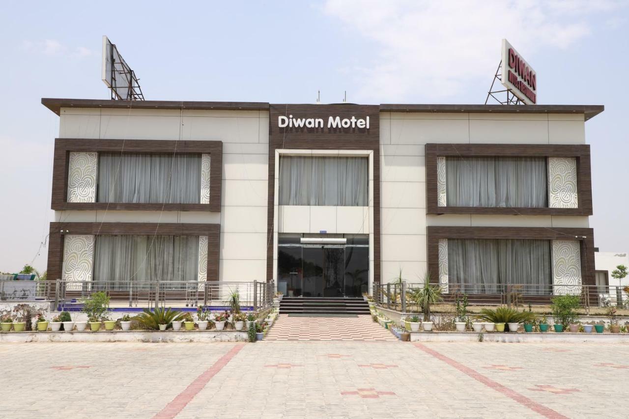 Diwan Hotel And Restaurant Surkhi Екстериор снимка