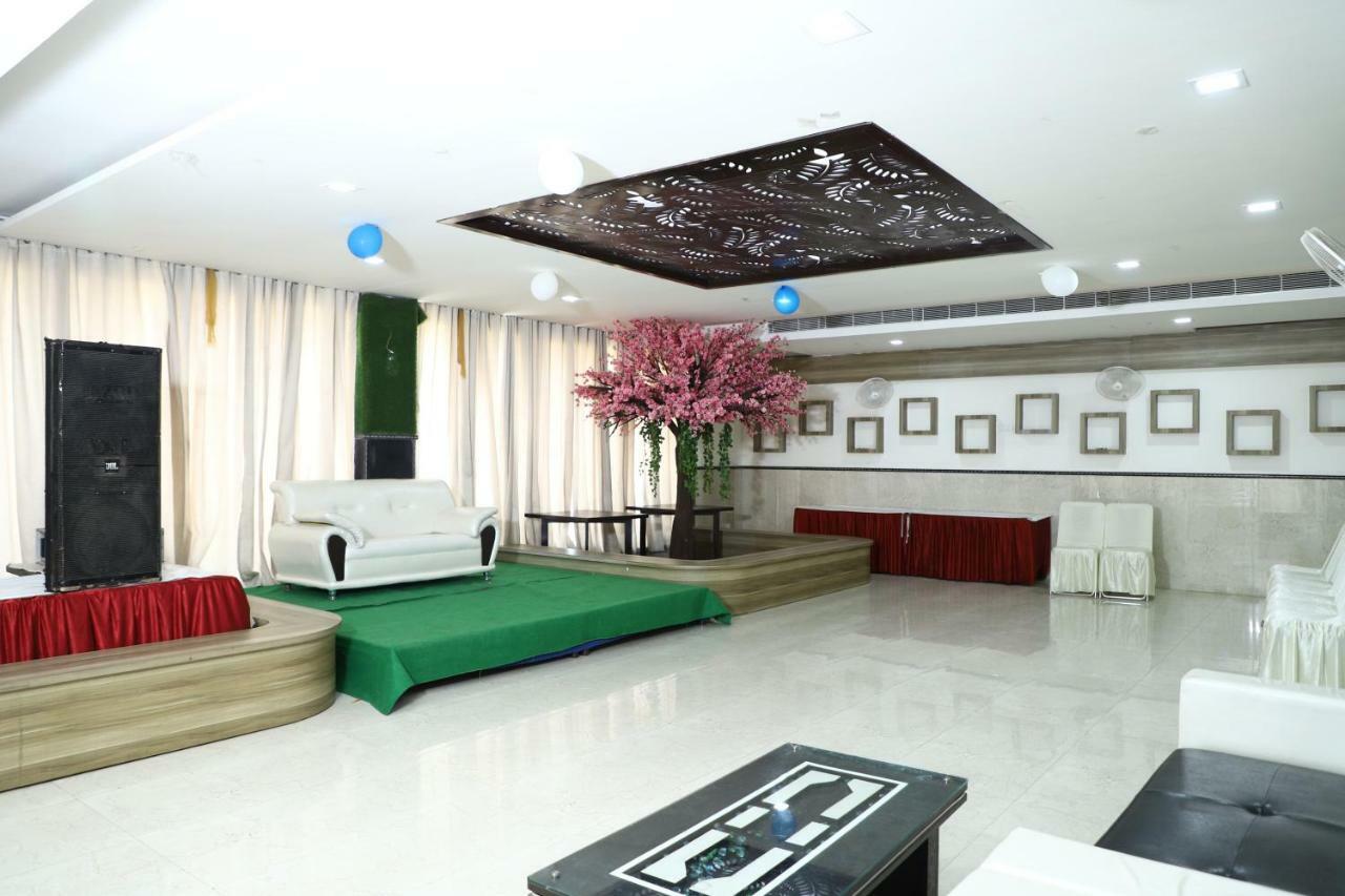 Diwan Hotel And Restaurant Surkhi Екстериор снимка